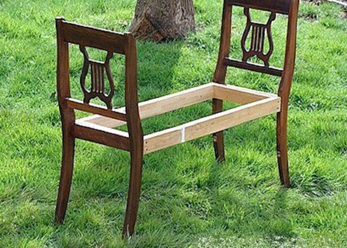 А я хотела пустить старые стулья на дрова… Глянь, какая чудная идея!