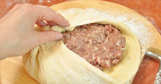 Осетинские пироги с мясом: мало теста, начинка сочная и насыщенная! Это объедение!