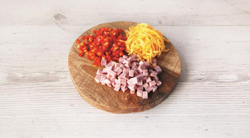 «Коса» с омлетом, ветчиной и сыром