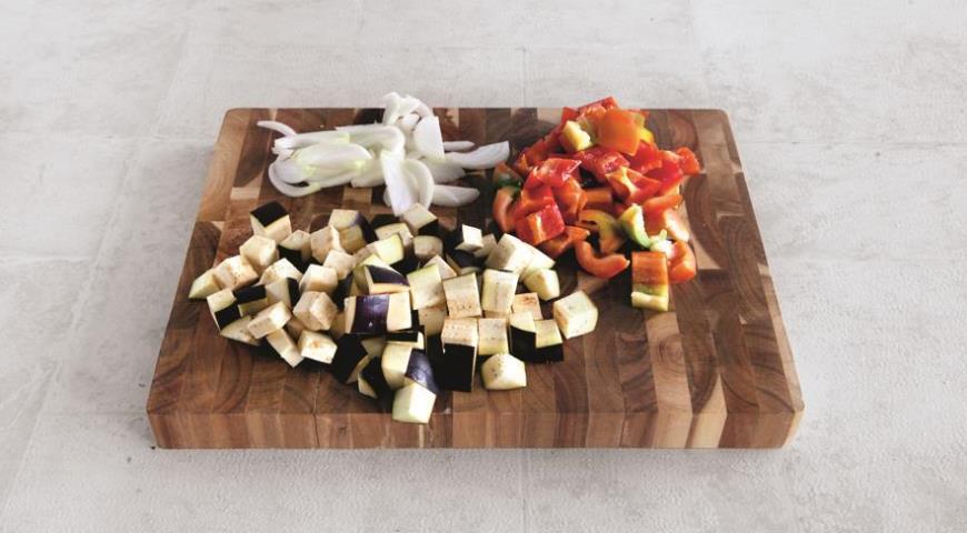 Салат из киноа с печеными овощами