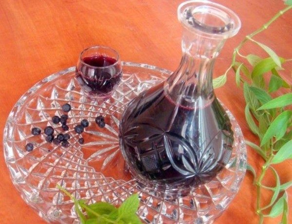 Как самому приготовить вкуснейшую смородиновую наливку