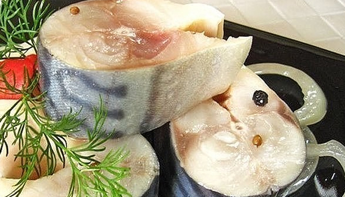В ТАКОМ МАРИНАДЕ СКУМБРИЯ НЕ УСТУПАЕТ ПО ВКУСУ КРАСНОЙ РЫБЕ В ТАКОМ МАРИНАДЕ СКУМБРИЯ НЕ УСТУПАЕТ ПО ВКУСУ КРАСНОЙ РЫБЕ