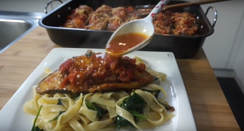 Мясо для фарша, 3 баклажана — и блюдо готово. Готовлю баклажаны с завязанными глазами.