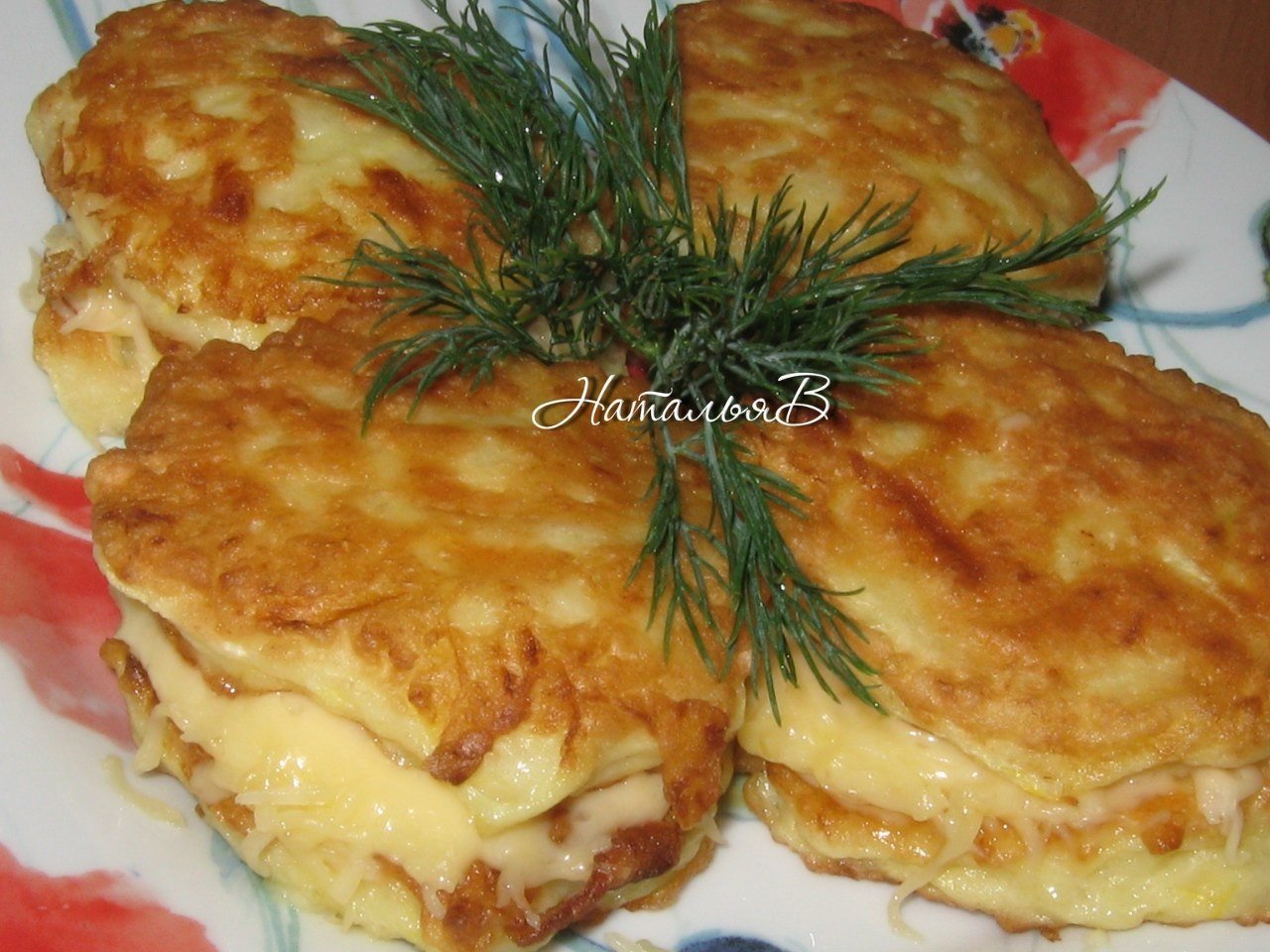 Всеми обожаемый морковный салат с сыром и чесноком