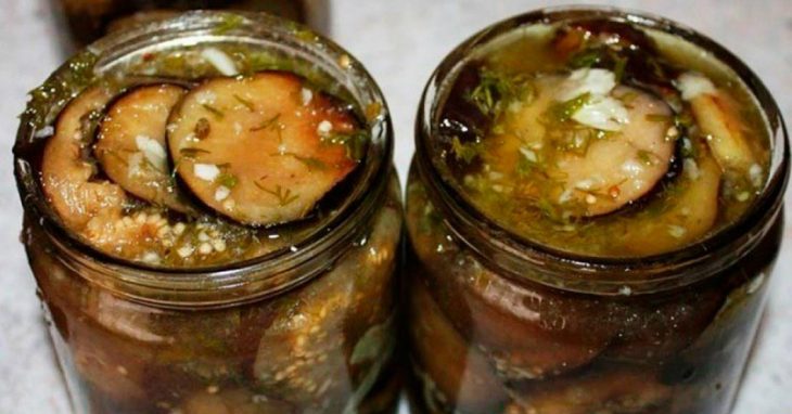 Маринованные баклажаны с чесноком и орехами: исчезают со стола первыми Маринованные баклажаны с чесноком и орехами: исчезают со стола первыми