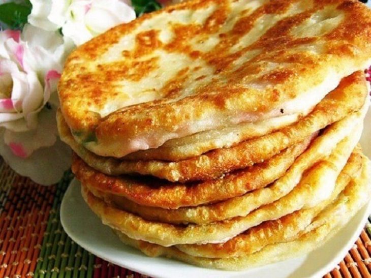 Готовятся практически молниеносно! Сырные лепешки на кефире в сковороде! Готовятся практически молниеносно! Сырные лепешки на кефире в сковороде!
