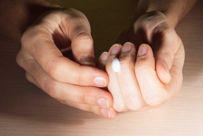 Полезное применение кондиционера для волос