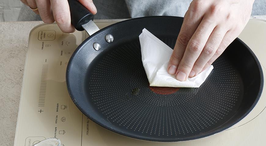 Как приготовить блины, которые не превращаются в комочки, не липнут к сковороде и не рвутся