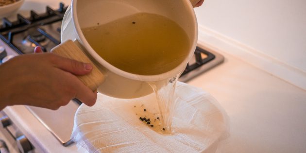 Как сварить идеальный куриный бульон и 4 супа на его основе