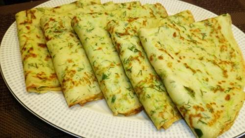 Тонкие кабачковые блинчики.